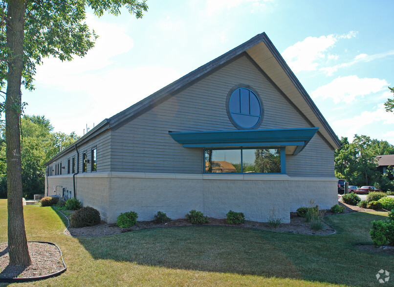 1515 S Green Bay Rd, Racine, WI for lease - Building Photo - Image 2 of 20