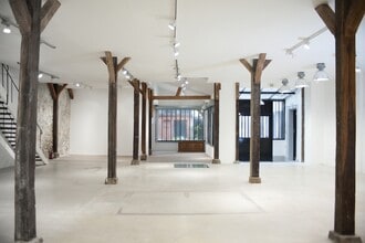 68 Rue Léon Frot, Paris for lease Interior Photo- Image 1 of 7