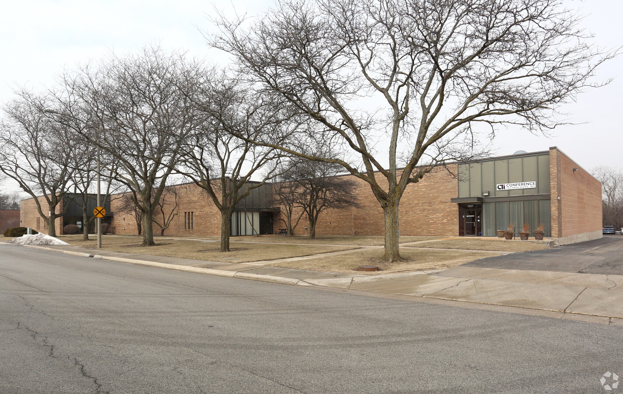 1501-1549 Ardmore Ave, Itasca, IL for sale Building Photo- Image 1 of 1