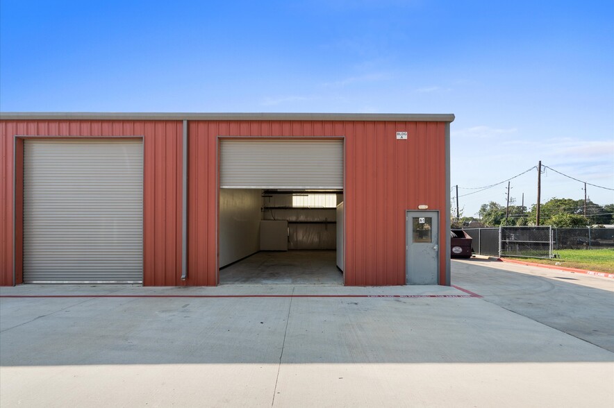 5801 Breen Dr, Houston, TX for lease - Building Photo - Image 2 of 10