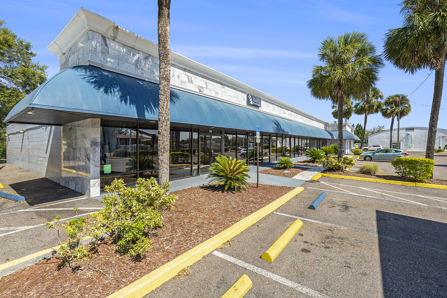 1010 E Busch Blvd, Tampa, FL for sale - Building Photo - Image 2 of 15