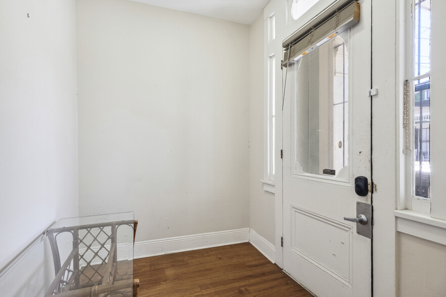 3037 Royal St, New Orleans, LA for sale - Interior Photo - Image 3 of 42