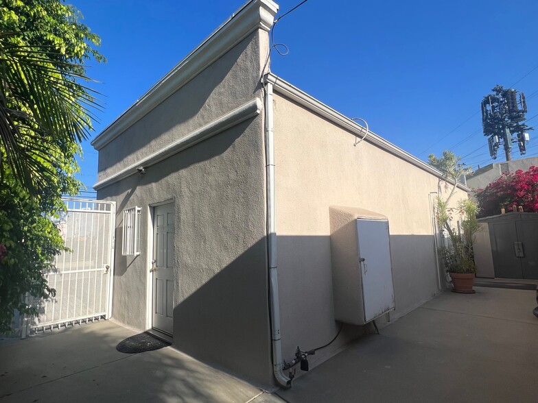 5726 Cahuenga Blvd, North Hollywood, CA for sale - Primary Photo - Image 1 of 1