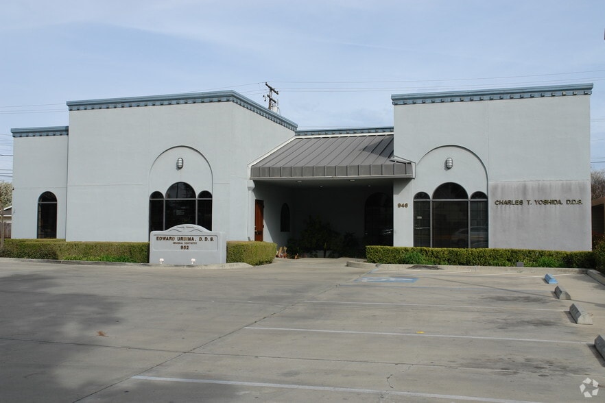946-952 N Cherry St, Tulare, CA for lease - Primary Photo - Image 2 of 3