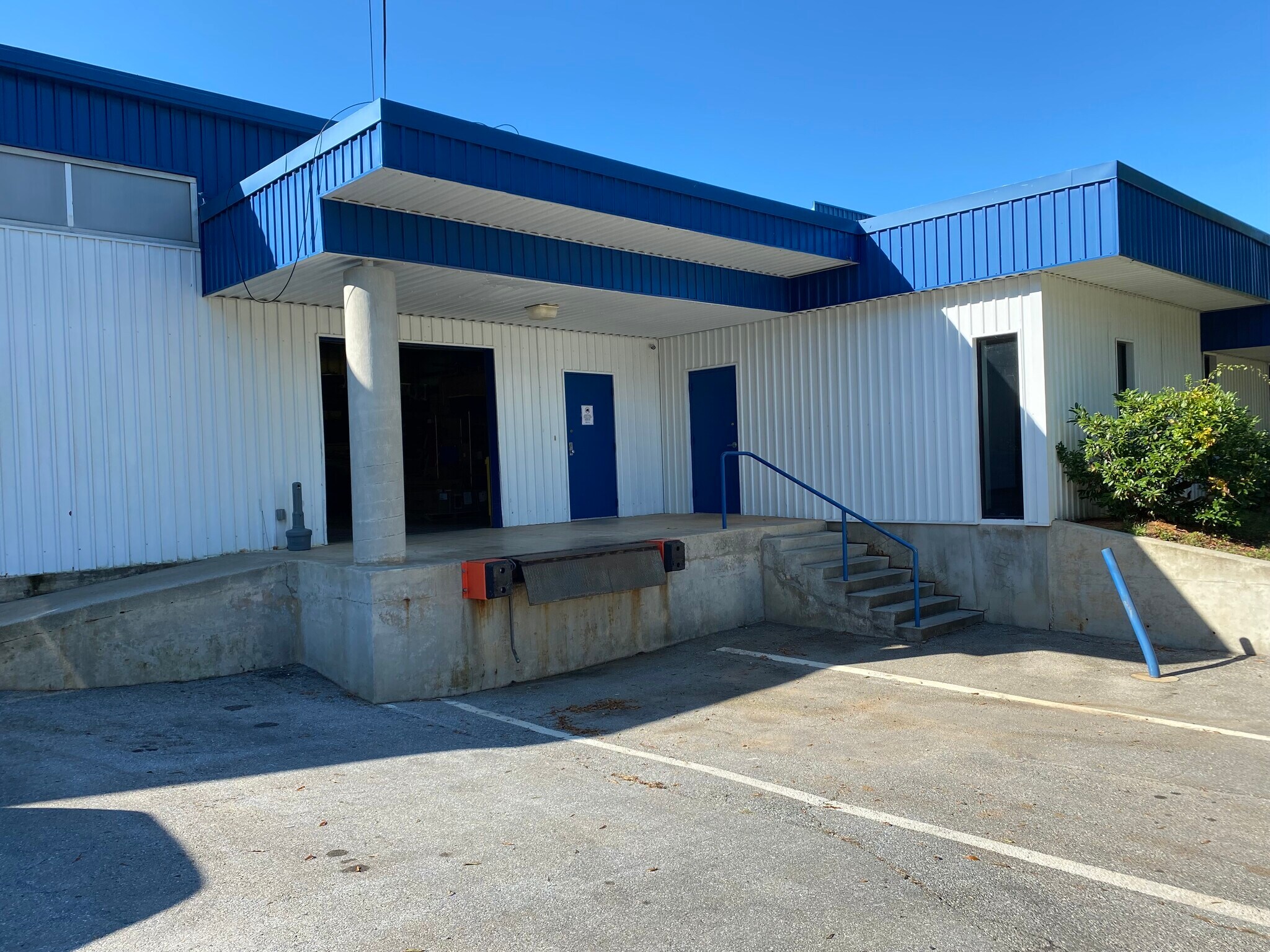 5119 Hollins Rd, Roanoke, VA for sale Building Photo- Image 1 of 1