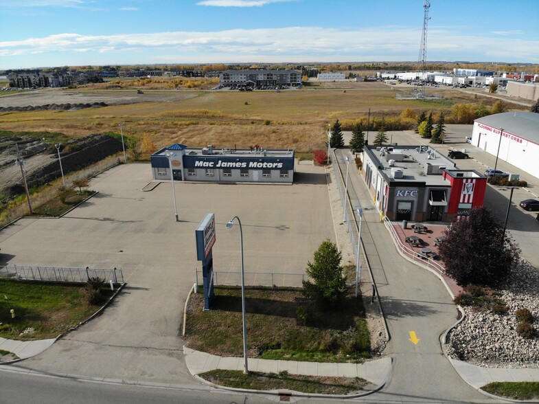 136 Leva Ave, Red Deer County, AB for lease - Building Photo - Image 2 of 9