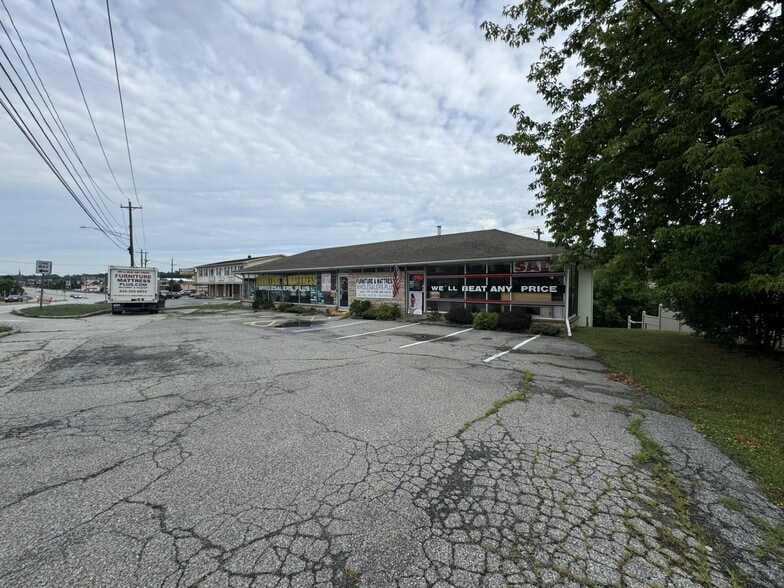 369 NY-211, Middletown, NY for sale - Primary Photo - Image 1 of 1