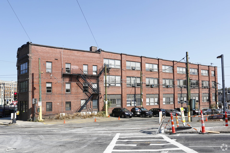 2001 Beacon St, Brighton, MA for lease - Building Photo - Image 3 of 9