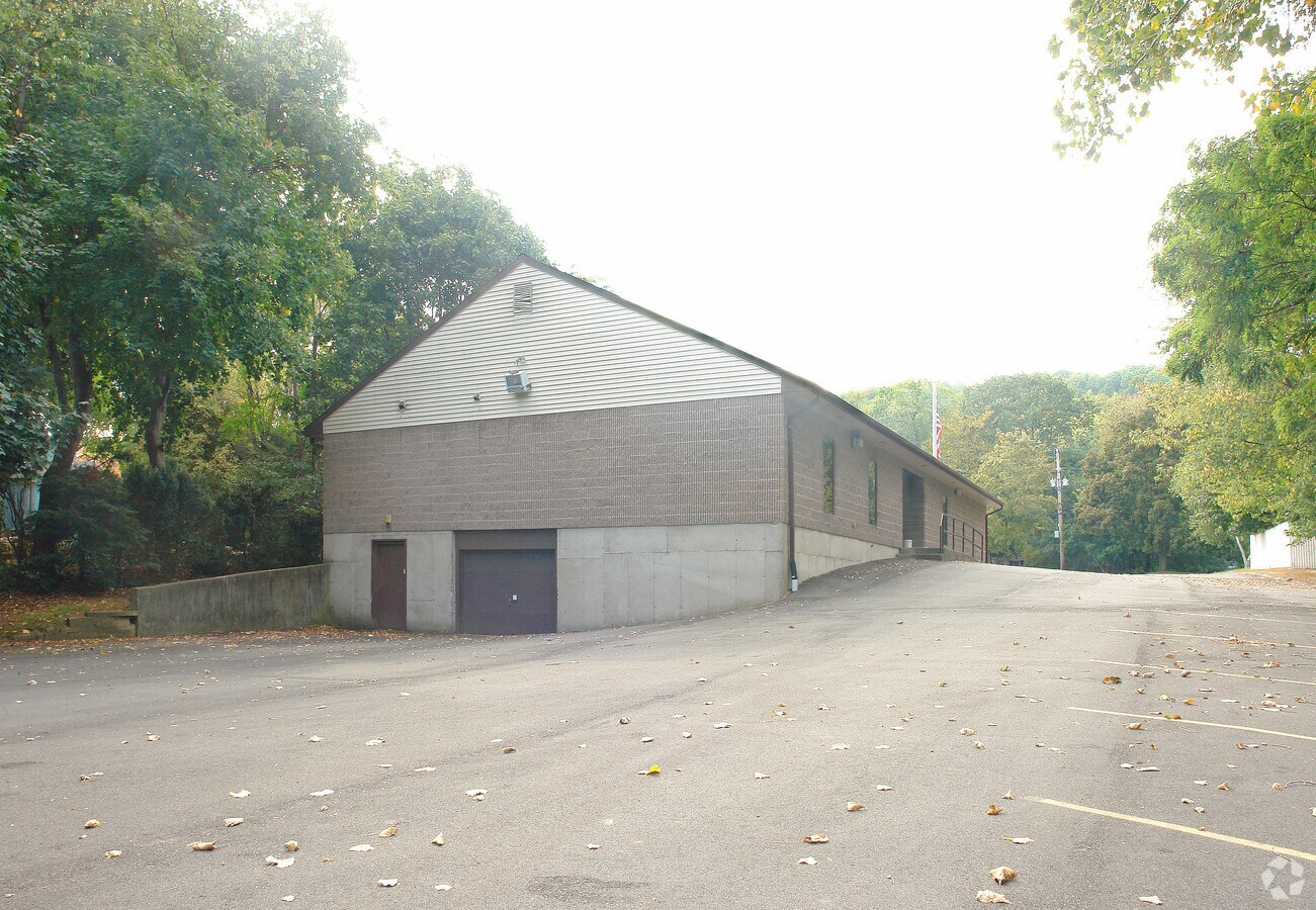 360 King St, Bristol, CT 06010