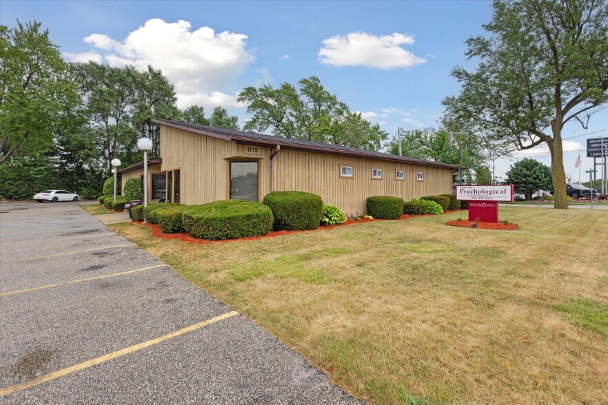615 S Euclid Ave, Bay City, MI for sale - Building Photo - Image 1 of 60