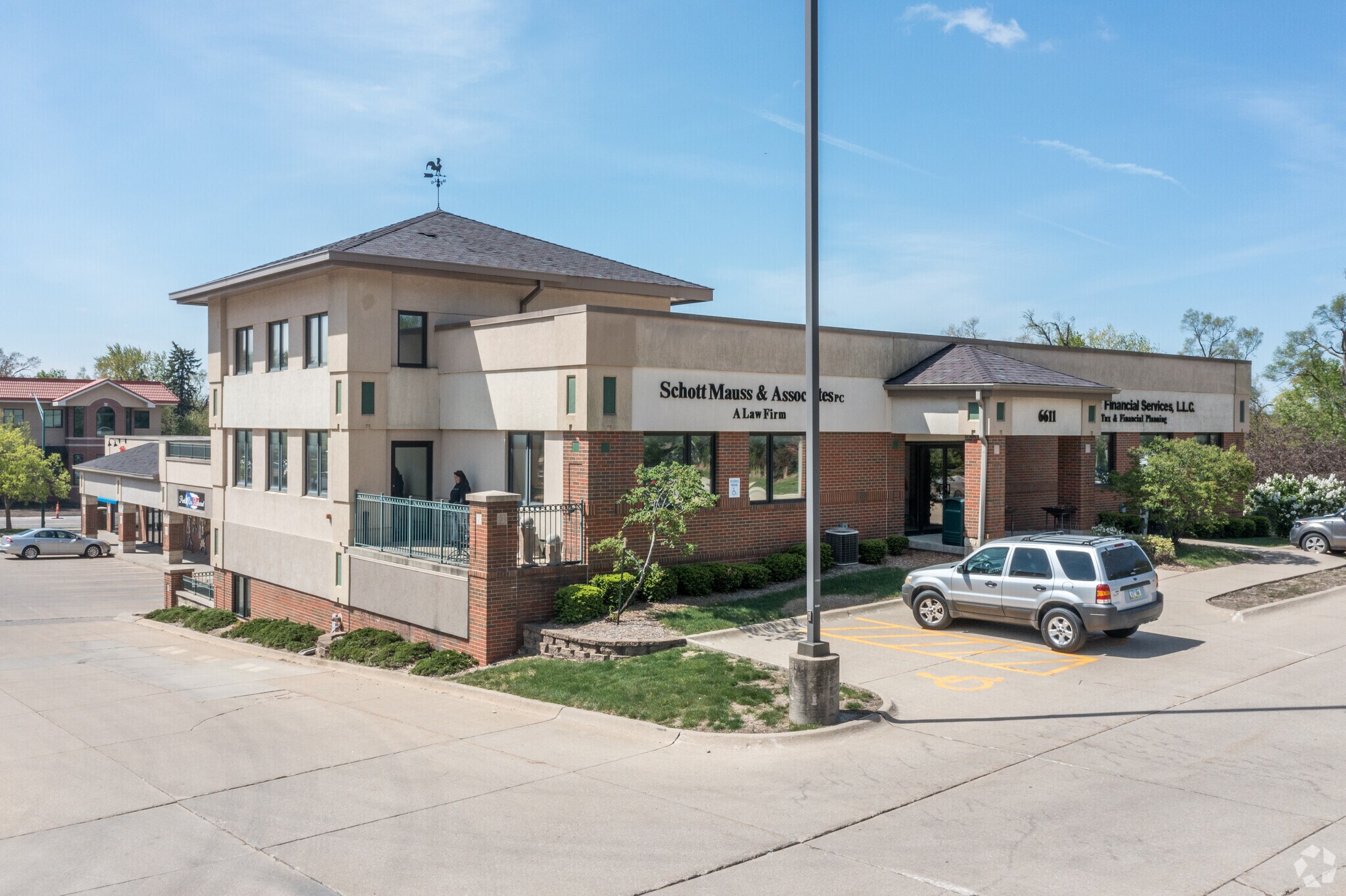 6611 University Ave, Windsor Heights, IA 50324 Windsor Heights Town Center