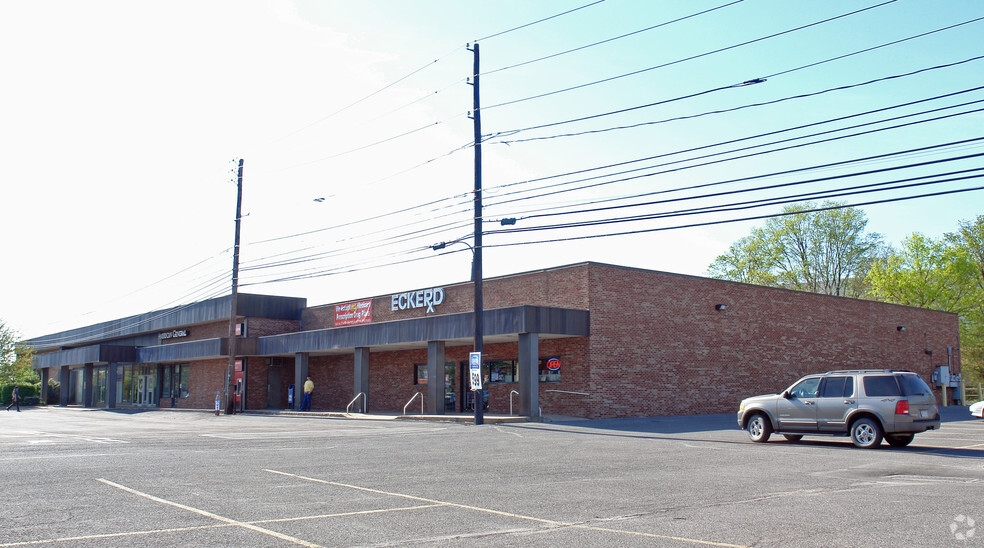 760-780 Broad St, Montoursville, PA for lease - Building Photo - Image 2 of 6