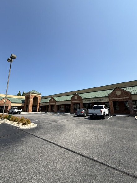 600 E Main St, Radford, VA for lease - Building Photo - Image 2 of 15