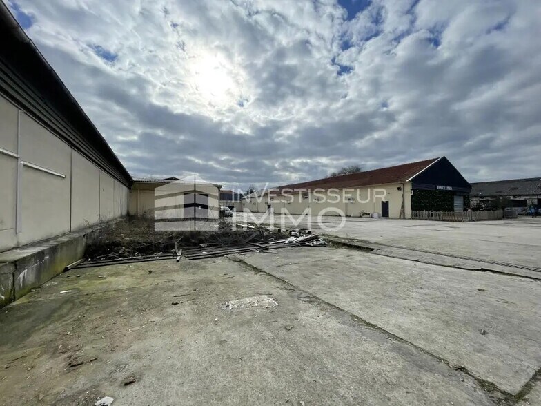 Flex in Villenoy for lease - Building Photo - Image 1 of 1
