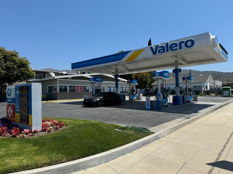 423 Ventura St, Fillmore, CA for sale - Building Photo - Image 2 of 17