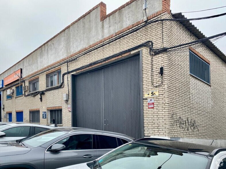 Industrial in Fuenlabrada, Madrid for sale - Primary Photo - Image 1 of 1