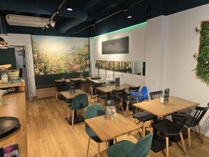 Retail in Barcelona, Barcelona for lease Interior Photo- Image 1 of 13