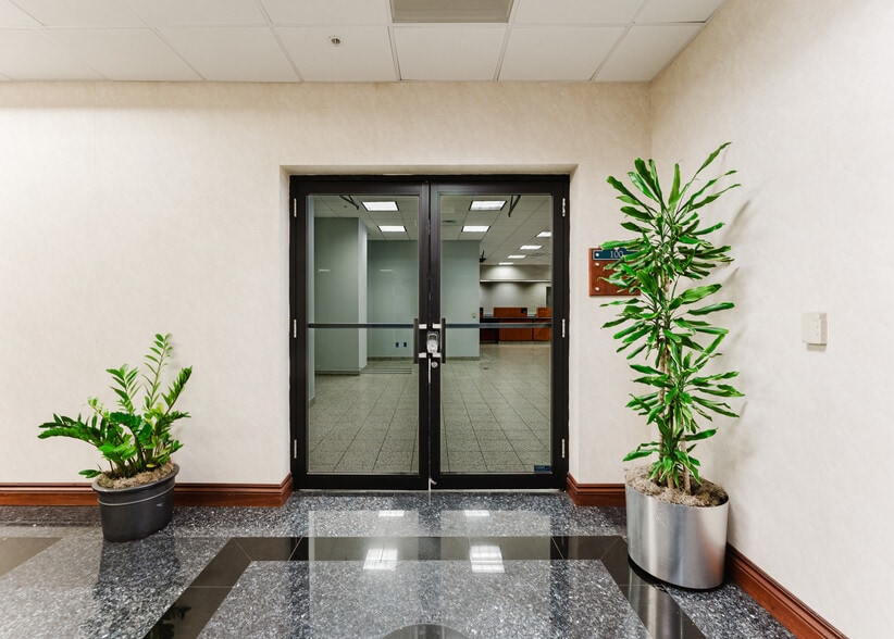 101 N Federal Hwy, Boca Raton, FL for lease - Lobby - Image 3 of 11