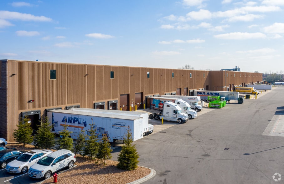 8201 Brooklyn Blvd, Brooklyn Park, MN for lease - Building Photo - Image 3 of 14