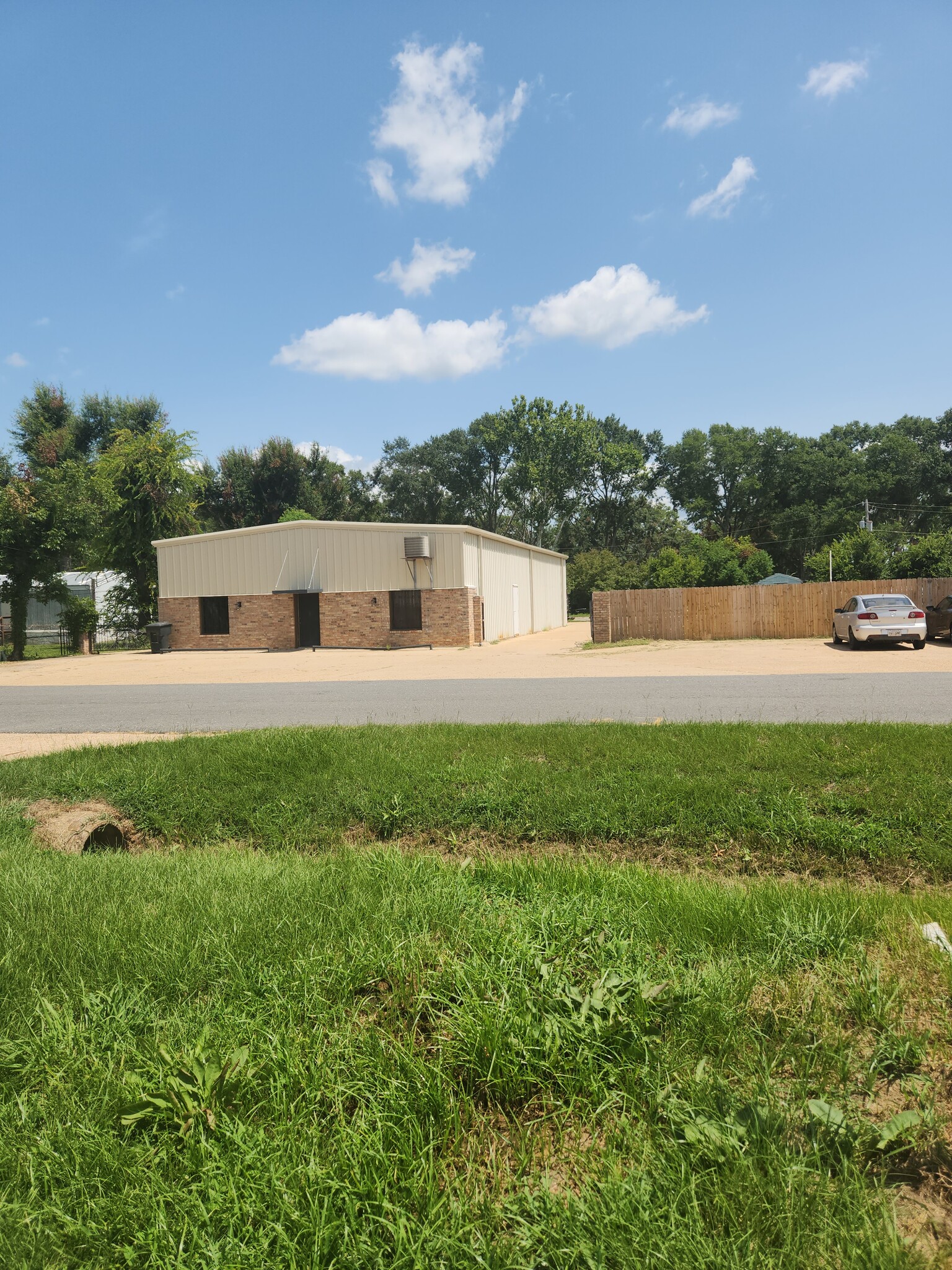 1906 Alfred Ln, Bossier City, LA for lease Primary Photo- Image 1 of 14