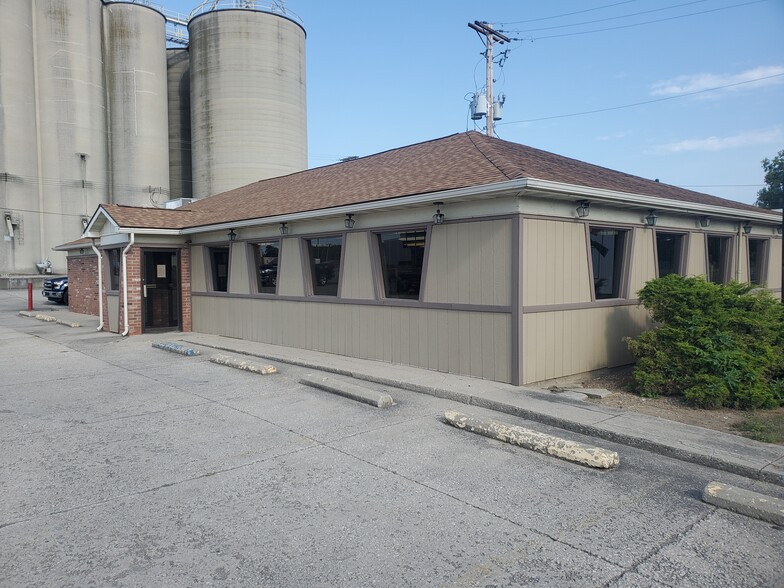 120 N Warpole St, Upper Sandusky, OH for sale - Building Photo - Image 2 of 19