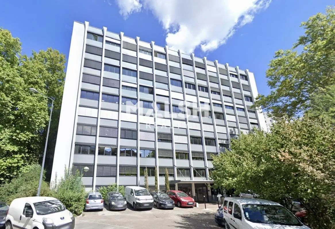 Office in Villeurbanne for lease Building Photo- Image 1 of 12