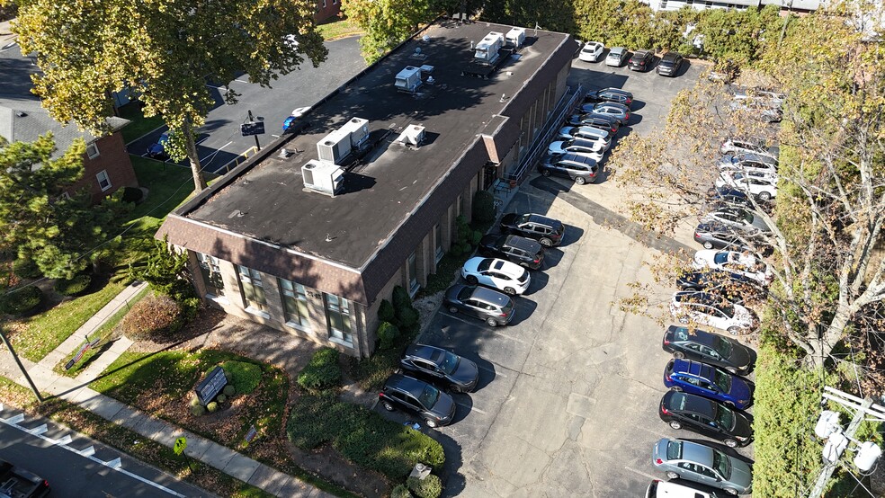 25-15 Fair Lawn Ave, Fair Lawn, NJ for lease - Building Photo - Image 3 of 5