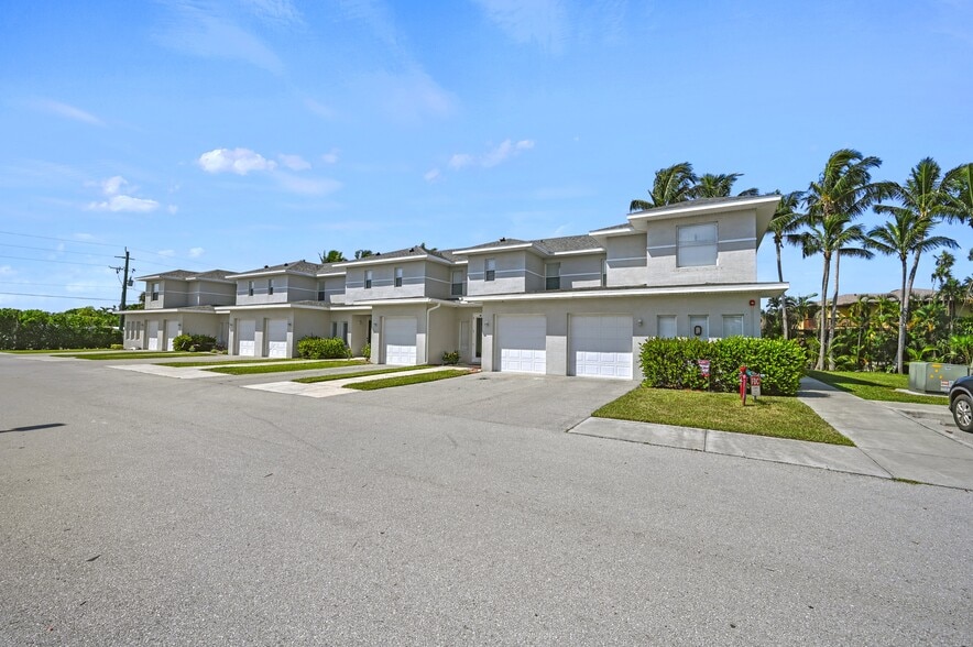 16531 Davis Rd, Fort Myers, FL 33908 Multifamily For Sale
