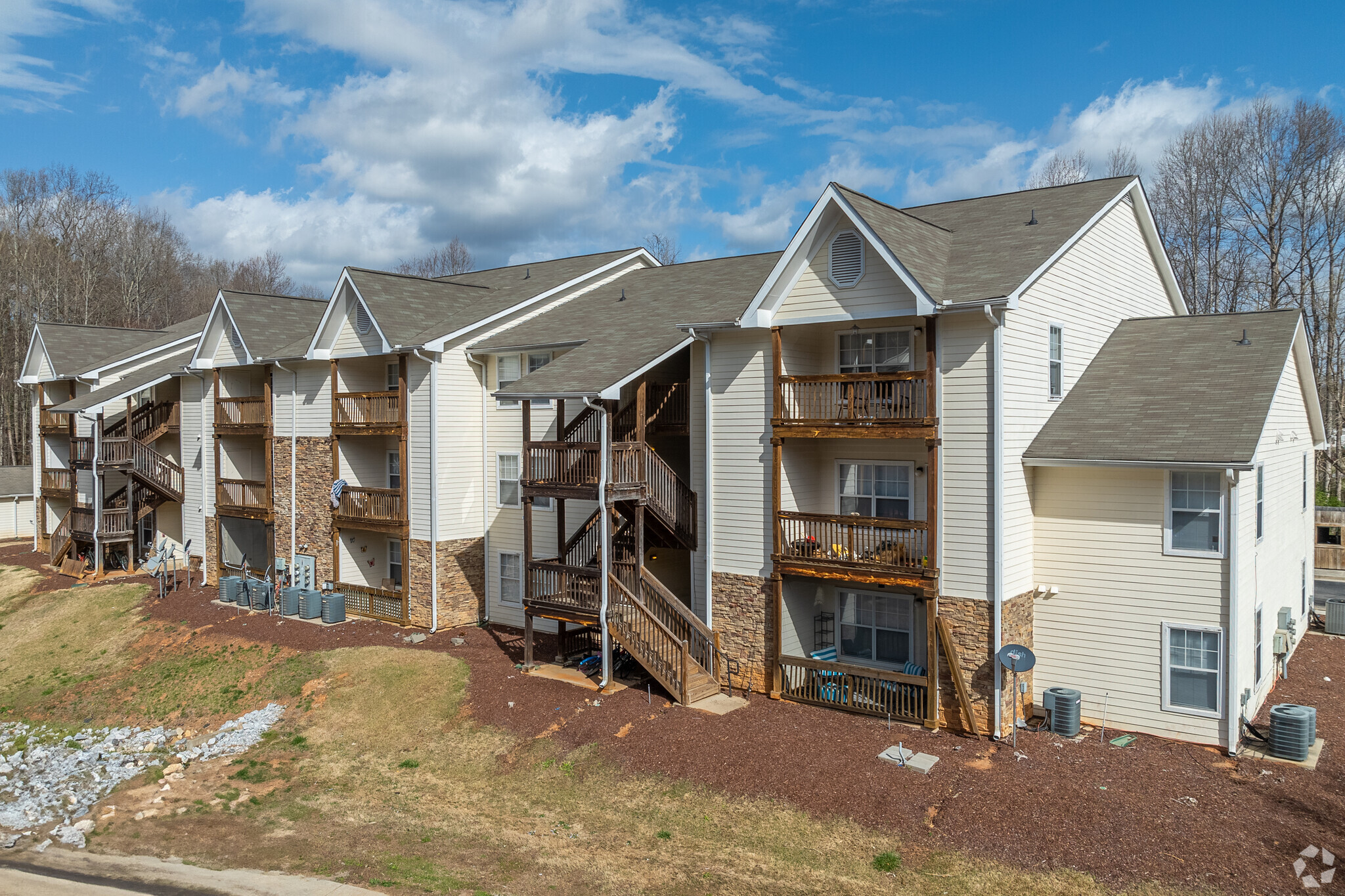 130 Cameron Cir, Clarkesville, GA for sale Primary Photo- Image 1 of 1