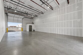7915 Glen Harbor Blvd, Glendale, AZ for lease Interior Photo- Image 2 of 8