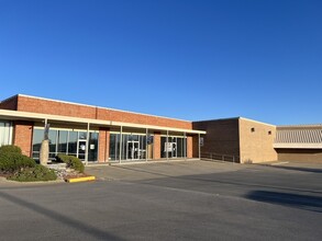 3159 W Broadway Blvd, Sedalia, MO for lease Building Photo- Image 1 of 4