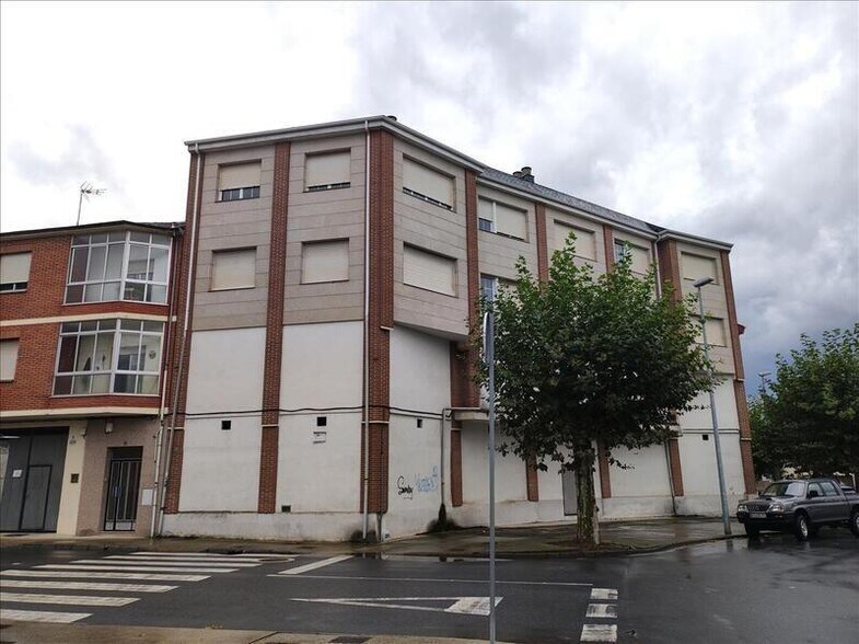 Retail in Ponferrada, León for sale - Building Photo - Image 1 of 5