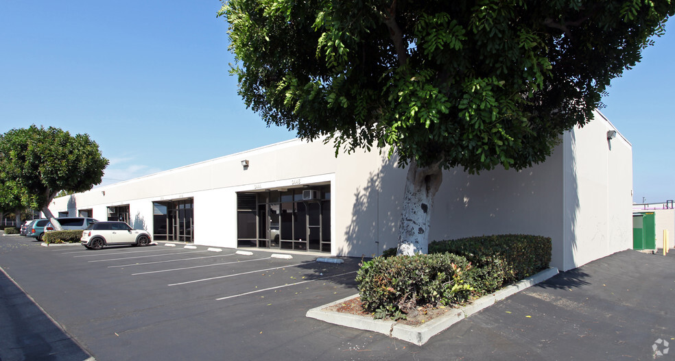 3426-3446 W Harvard St, Santa Ana, CA for lease - Building Photo - Image 2 of 6