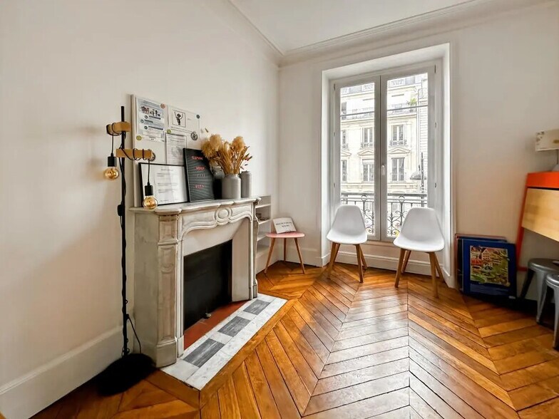 Office in Paris for lease - Interior Photo - Image 2 of 8