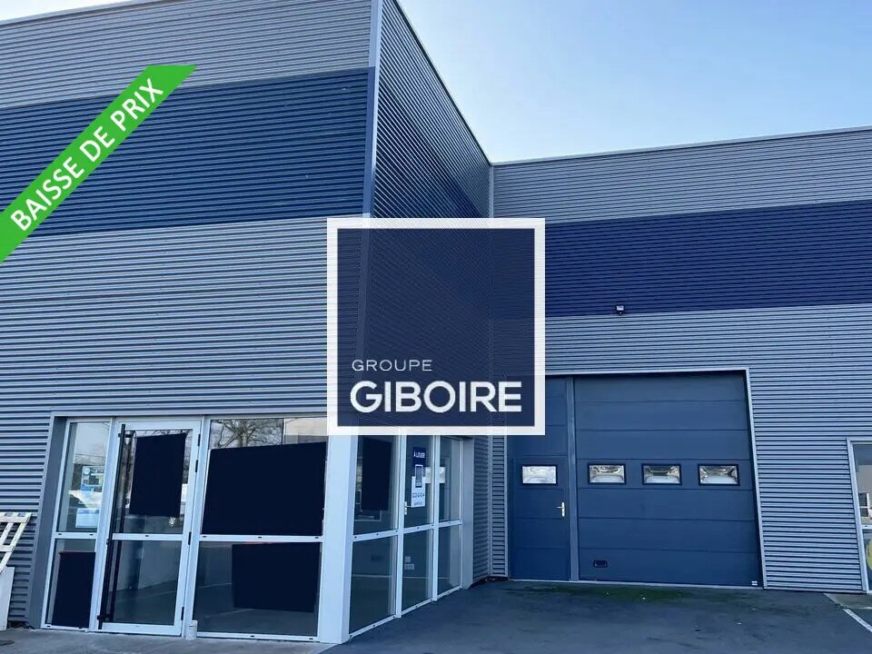 Industrial in Pacé for lease Building Photo- Image 1 of 15