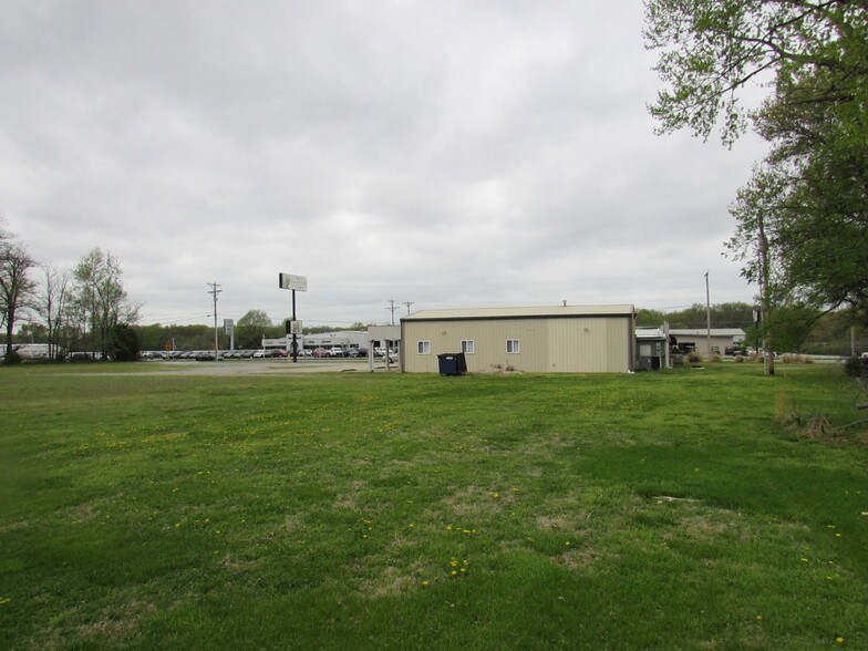 1024 US 69 Hwy, Frontenac, KS 66763