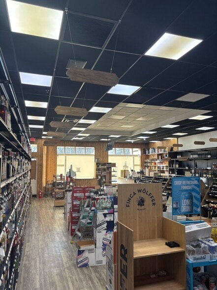 301 Center Ave, Westwood, NJ for lease - Building Photo - Image 2 of 4