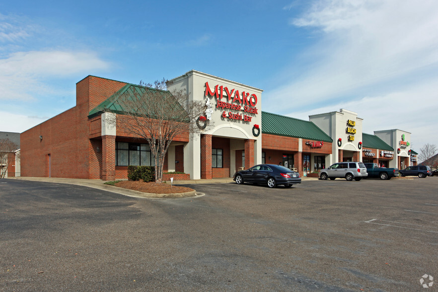 8173-8197 Vaughn Rd, Montgomery, AL for lease - Building Photo - Image 1 of 4