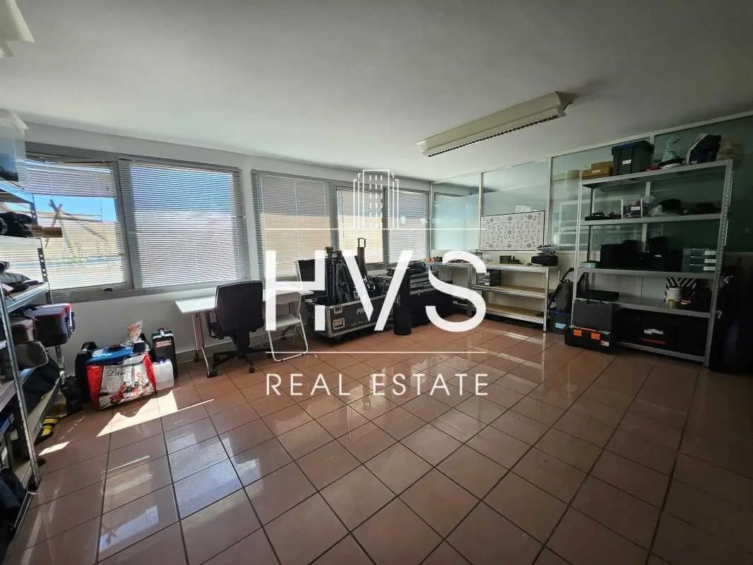 Office in Aix-en-Provence for lease Interior Photo- Image 1 of 4