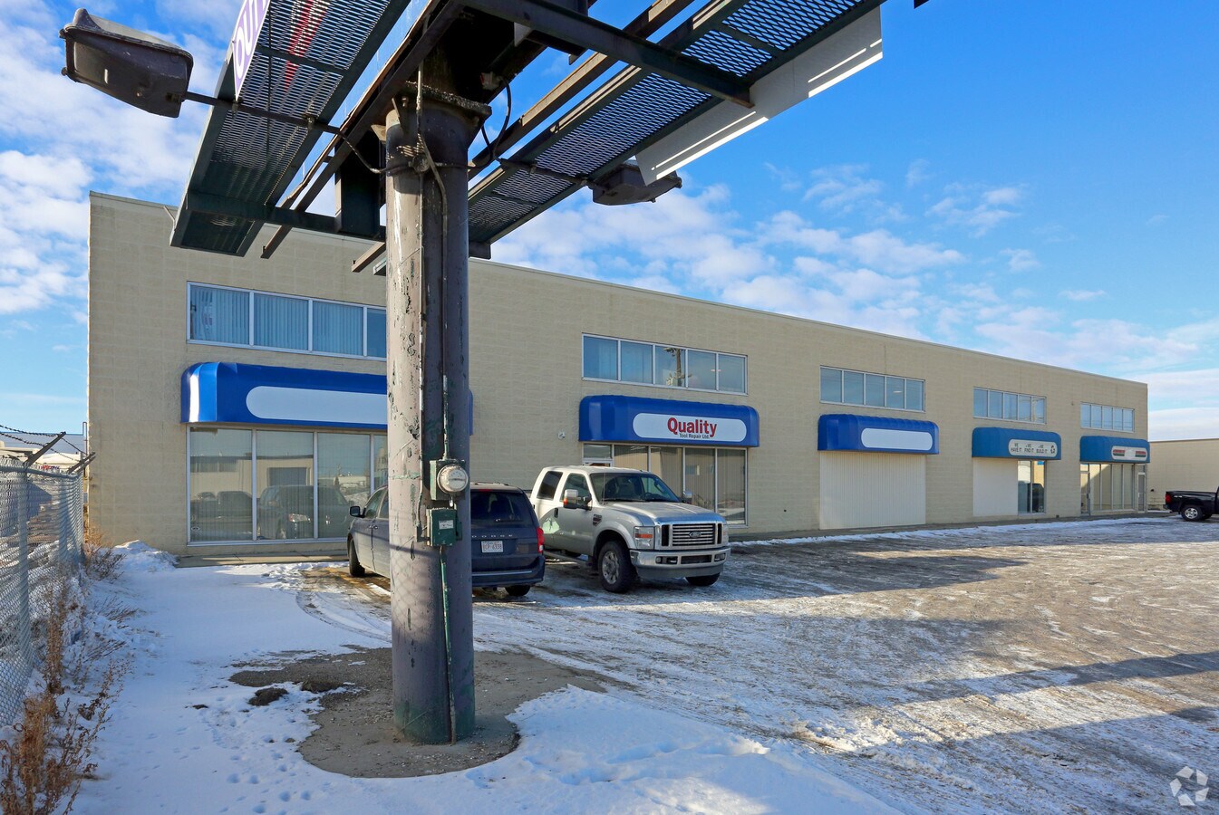 1121611224 156th St NW, Edmonton, AB T5M 1Y3