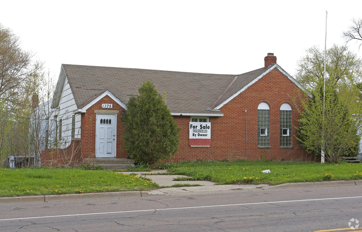 1375 Frost Ave, Saint Paul, MN 55109