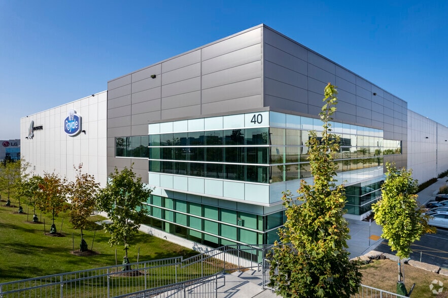 40 Norelco Dr, Toronto, ON for sale - Primary Photo - Image 1 of 1