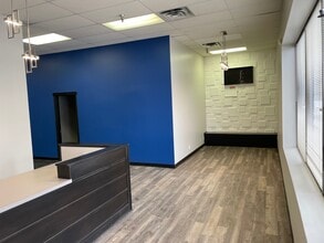 9300-9390 Lexington Ave NE, Circle Pines, MN for lease Building Photo- Image 1 of 12