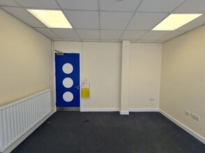 Pond Rd, Ebbw Vale for lease Interior Photo- Image 2 of 2