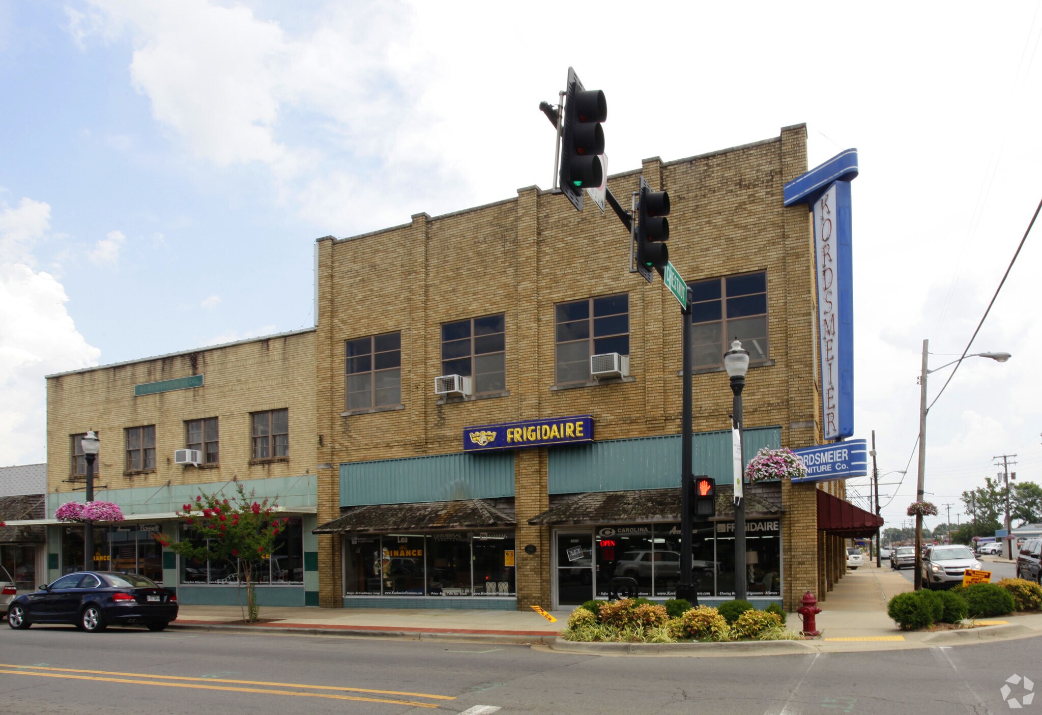 1017-1023 Oak St, Conway, AR for sale Primary Photo- Image 1 of 1