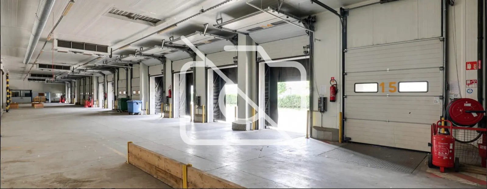 Industrial in Chilly-Mazarin for lease Interior Photo- Image 1 of 8