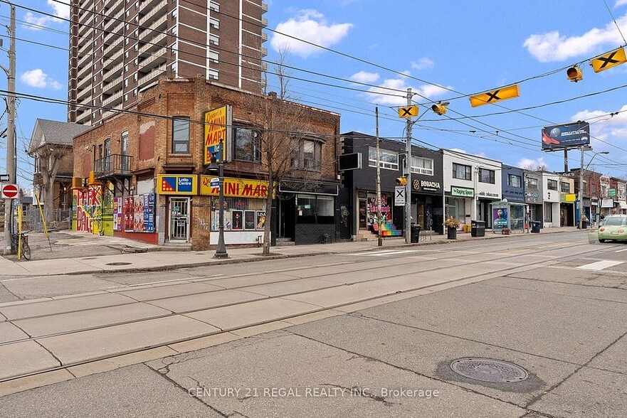 1664 Queen St W, Toronto, ON for sale - Building Photo - Image 2 of 30