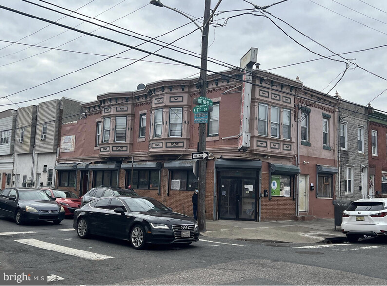 2 buildings Laundromat business 2 aparts portfolio of 2 properties for sale on LoopNet.com - Building Photo - Image 1 of 9