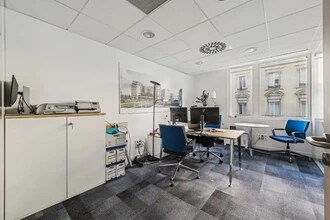 33 Rue François Ier, Paris for lease Interior Photo- Image 2 of 11