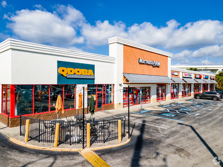 3801 W Gandy Blvd, Tampa, FL for lease - Building Photo - Image 1 of 7